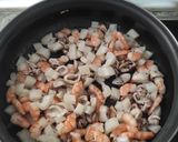 Foto del paso 1 de la receta: Fideuá de langostinos, sepia y calamar