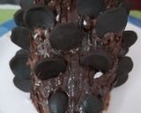 A picture of step 7 of Dark chocolate Hedgehog cake.