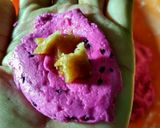Foto langkah ke 4 dari resep Klepon Buah Naga.