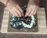 A picture of step 7 of Oreo biscuit cake.