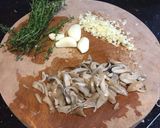 Foto langkah ke 3 dari resep Garlic Butter Steak with Mushroom Sauce.