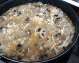 Foto del paso 5 de la receta: Tortilla de champiñones y cebolla con queso