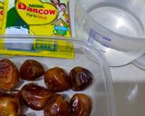 Foto langkah ke 1 dari resep Jus kurma susu.