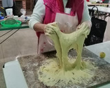 Foto del paso 3 de la receta: Pan de muerto relleno de queso crema con zarzamora