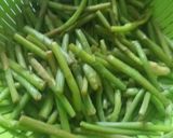 A picture of step 2 of Hot & Spicy Arum-lobe with Hilsha Head/ ইলিশ মাছের মাথা দিয়ে কচুর লতির ঝাল.