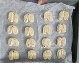 Foto del paso 6 de la receta: Bollería hojaldrada (palmeritas)