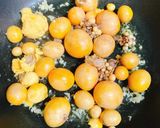 Hình bước làm 4 của món Trứng Gà Non Xốt Chua Cay