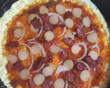 Foto langkah ke 5 dari resep Pizza Homemade teflon.