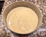 Foto del paso 7 de la receta: Pastel de yogur con cobertura de miel y frutos secos