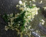 Foto langkah ke 6 dari resep Ayam goreng saos mentega ala resto vs nasi daun jeruk.