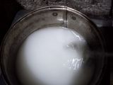 Bola-Bola Air Kelapa (Isian Mochi Kelapa)