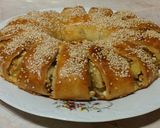 Burgonyás-fetás tésztakoszorú recept fázis 10 fotója