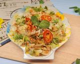 Hình bước làm 2 của món Salad trộn dầu olive và giấm