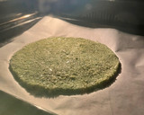 Foto del paso 3 de la receta: Pizza de rúcula y cherry con base de brócoli