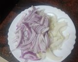 Foto del paso 3 de la receta: Lubina al horno sobre cama de cebolla, papas y tomates cherry