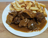 Foto del paso 3 de la receta: Costillas de ternera guisada con salsa de cerveza y papas fritas