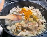 Une image de l'étape 11 de Poulet aux carottes, épices et lait de coco.