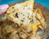 Foto del paso 4 de la receta: Nachos horneados con queso y orégano