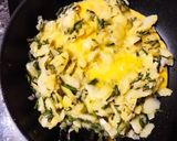 Foto del paso 5 de la receta: Revuelto de patatas con espárragos silvestres