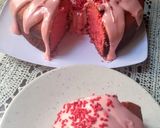 Foto del paso 5 de la receta: Bizcochuelo Volcán Rosa con Cobertura Danonino /Bolo de Morango Vulcão com creme de Danoninho