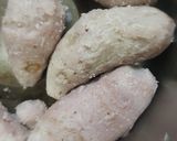 Hình bước làm 3 của món Khoai sọ hấp chấm muối đậu đường