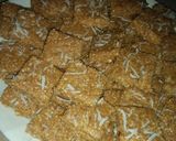 तिळ, गुळ आणि शेंगदाण्याची वडी (til gul shengdana vadi recipe in marathi) रेसिपी स्टेप 5 फोटो