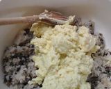 Kókuszos-mazsolás golyó, a kókusztej készítése során megmaradt masszából recept fázis 2 fotója