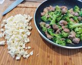 Foto del passaggio 3 della ricetta Cestini di broccoli e salsiccia 🥦🐽