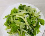 Foto langkah ke 1 dari resep Teh daun sledri.