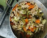 Foto del paso 4 de la receta: Ensalada con pasta y verduras cocidas