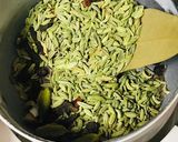 A picture of step 1 of Chicken kabsa.