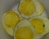A picture of step 2 of Egg matar masala.