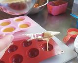 Foto del paso 7 de la receta: Mousse de piloncillo con glaseado de chocolate blanco