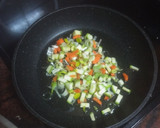 Foto del paso 3 de la receta: Tortilla de papas cocidas y Arroz frito con verduras y chistorra