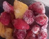 A picture of step 1 of Mixed fruit smoothie.