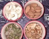 ડ્રાયફ્રુટ ચીક્કી (Dryfruit Chikki Recipe In Gujarati) રેસીપી સ્ટેપ1ફોટો