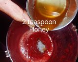 A picture of step 5 of Strawberry Anar Mocktail.