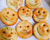 Hình bước làm 1 của món Bánh khoai tây mặt cười