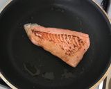 Foto langkah ke 3 dari resep Steak Salmon Saus Teriyaki Simple.