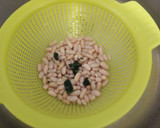 Foto del paso 1 de la receta: Crema caliente de tomate y alubias blancas en cacerola