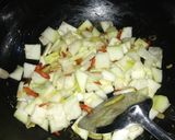 Foto langkah ke 4 dari resep Oseng Baluh (Waluh Putih / Labu Air).