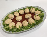Foto del paso 4 de la receta: Huevos rellenos con base de tomate frito casero