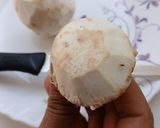 A picture of step 1 of Creamy Garlic Mushrooms.