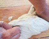 Foto del paso 6 de la receta: Bollitos rellenos de queso