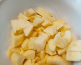 Une image de l'étape 2 de Gâteau aux pommes caramélisées et ananas vanillé.