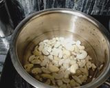 A picture of step 2 of Cream chicken.