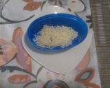 Foto del paso 3 de la receta Pizza de pavo y queso de mezcla con orégano fresco