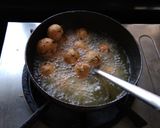 A picture of step 4 of Paneer kofta in tomato gravy.