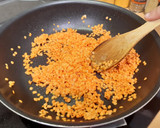 Foto del paso 4 de la receta: Salteado de lentejas rojas con puerro, nabo y calabaza