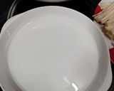Gambar langkah 2 resipi Cendawan Enoki Goreng Rangup.
